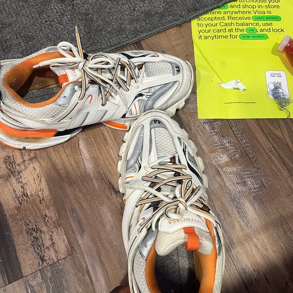 Balenciaga Dynamic White and Orange Sneakers - Picture 3 of 7